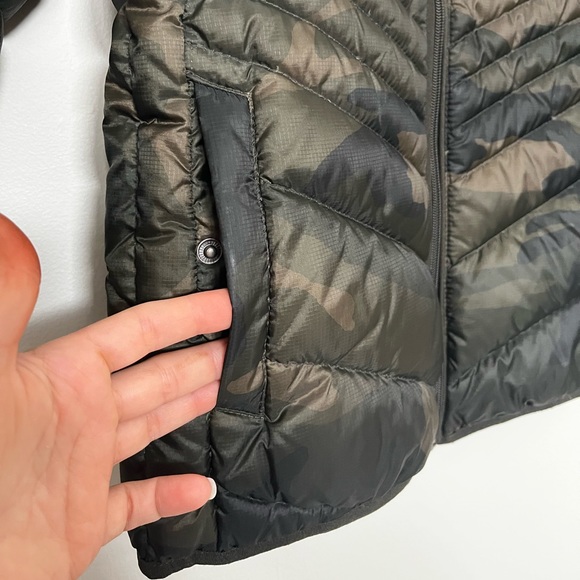 Abercrombie light puffer coat XS - Picture 2 of 5